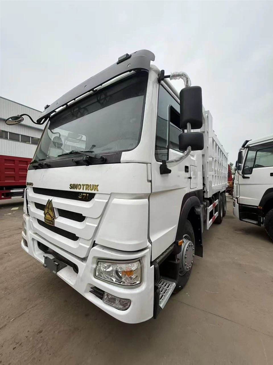 Refurbished Truck Dump Body 4×371 Engine New Tires Cab