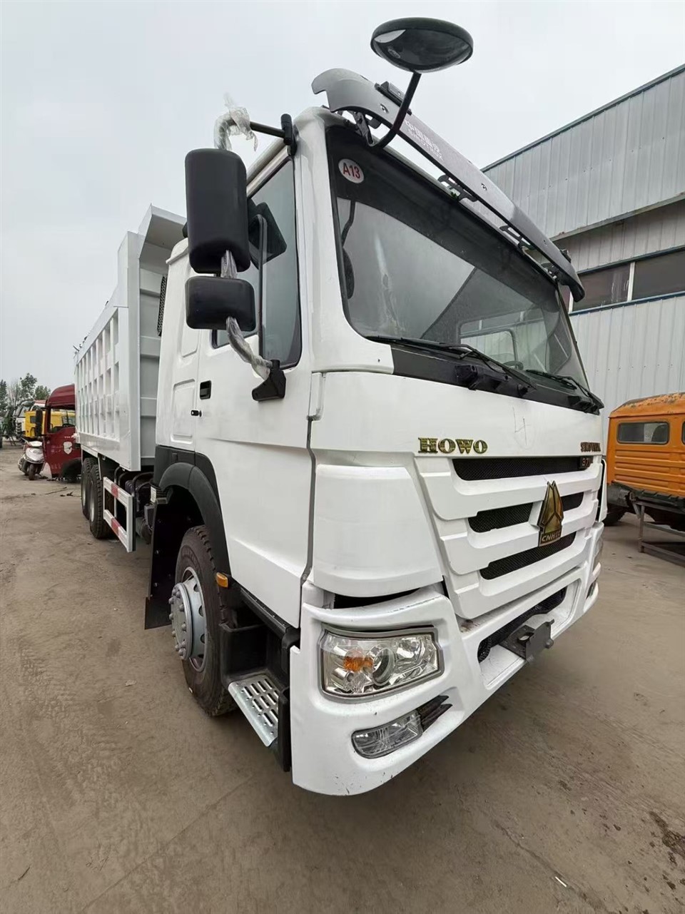 Refurbished Truck Dump Body 4×371 Engine New Tires Cab