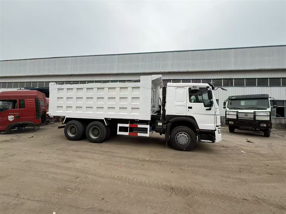 Refurbished Truck Dump Body 4×371 Engine New Tires Cab